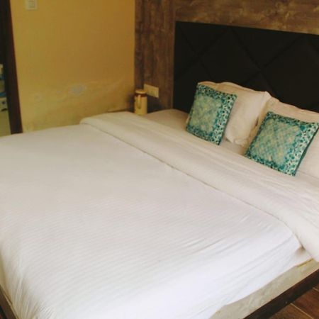 Hotel White Cloud Banikhet 외부 사진