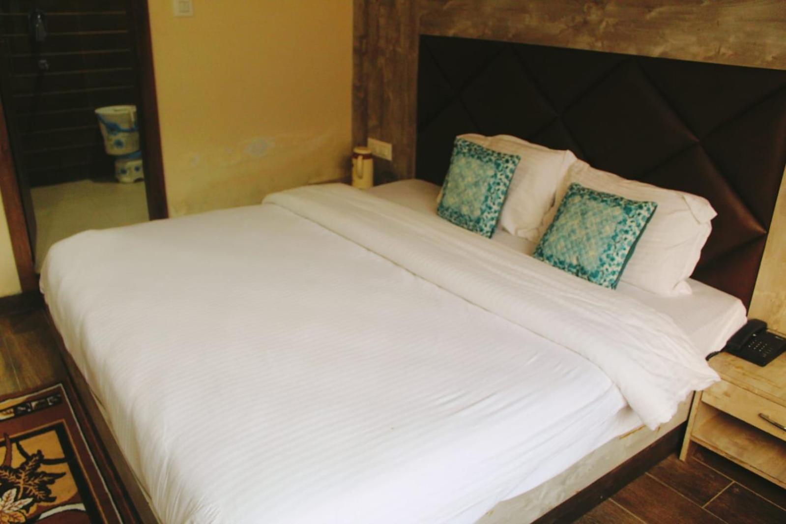 Hotel White Cloud Banikhet 외부 사진