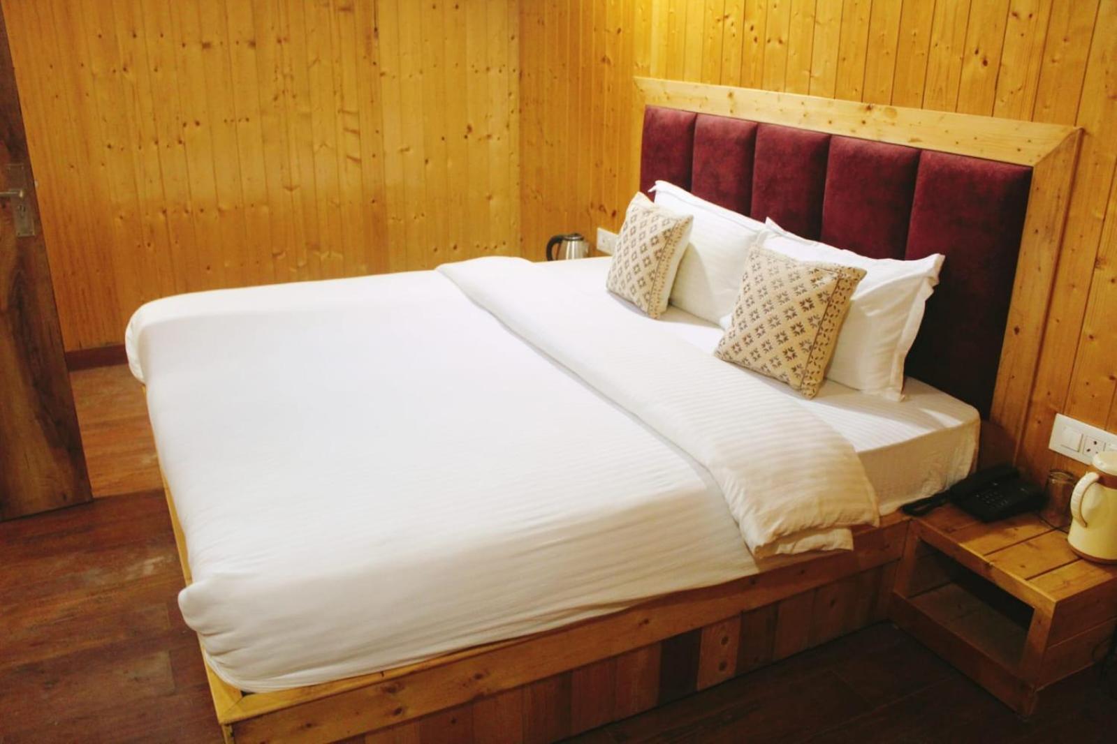Hotel White Cloud Banikhet 외부 사진