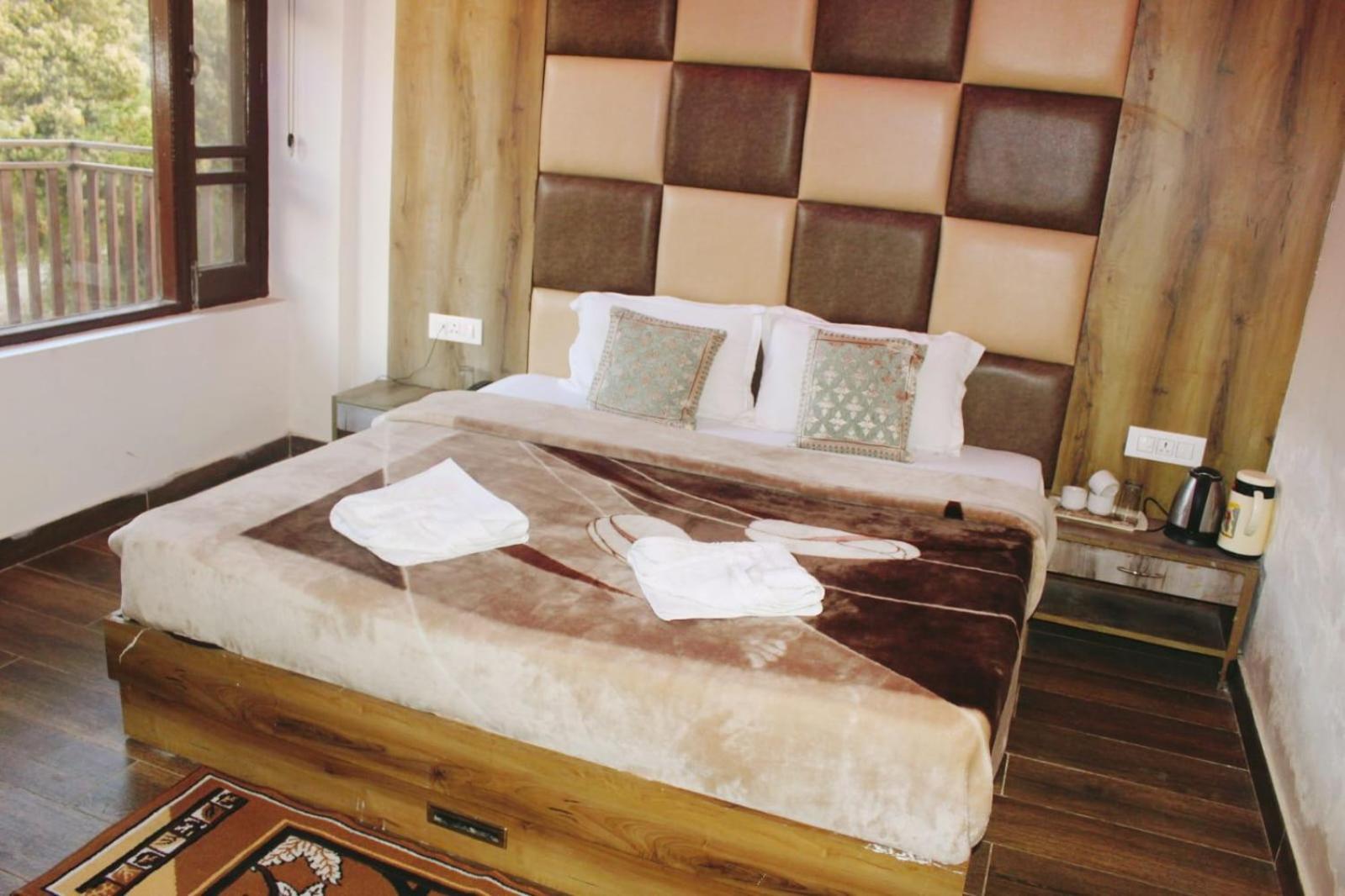 Hotel White Cloud Banikhet 외부 사진