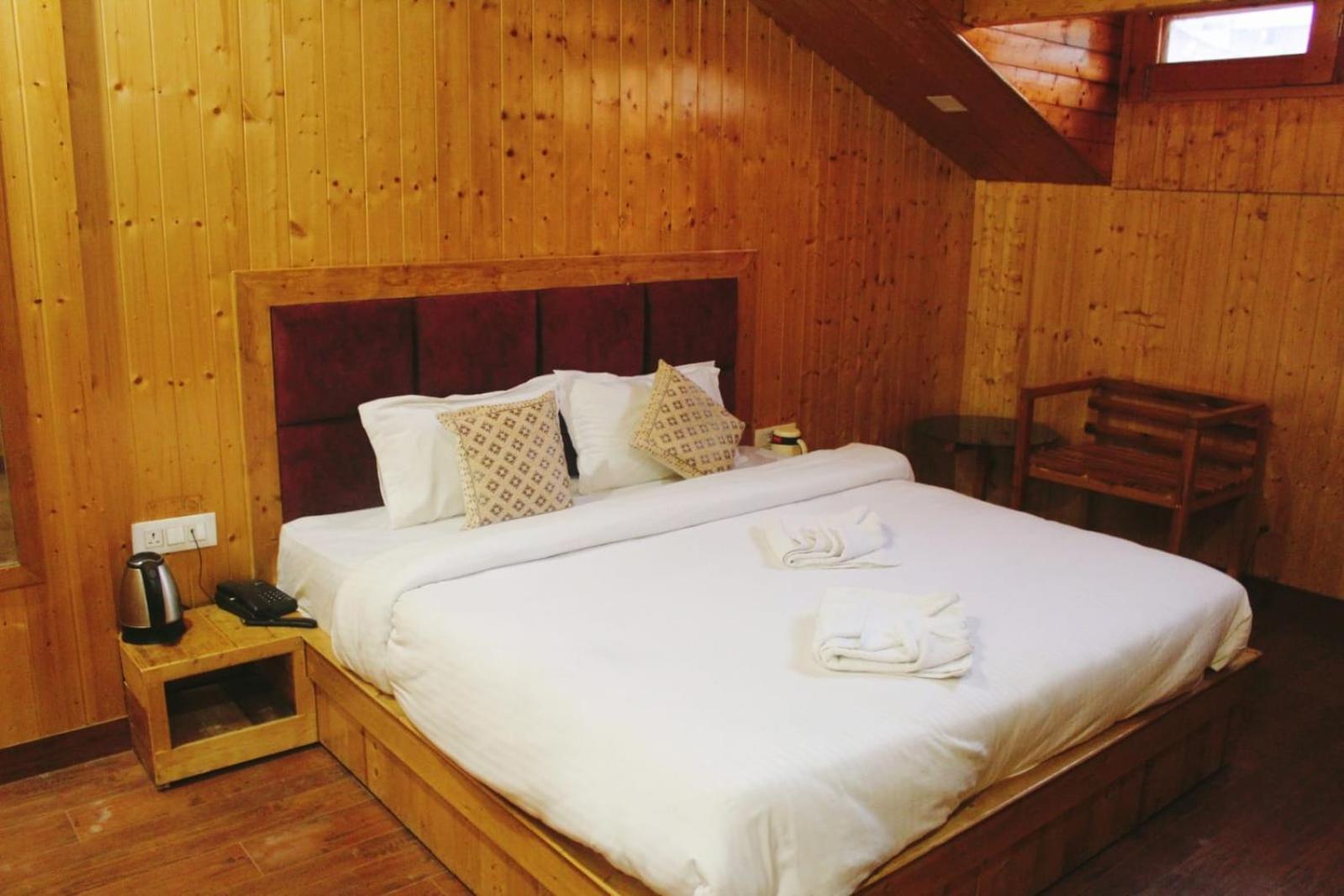 Hotel White Cloud Banikhet 외부 사진